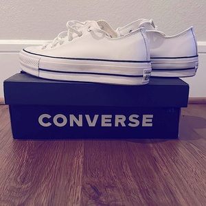 Converse CTAS Lift Clean OX shoes
